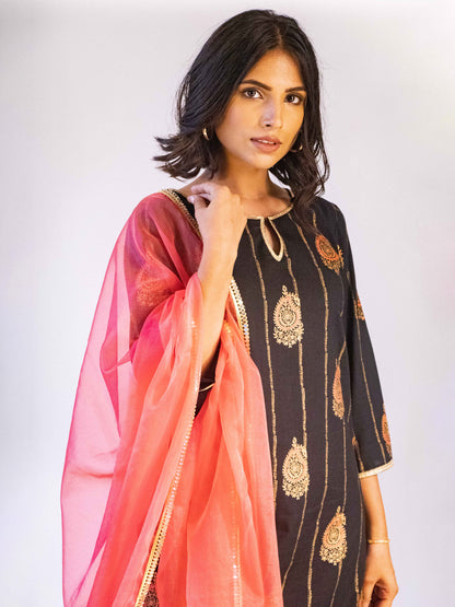 Raaina Black Pink Suit